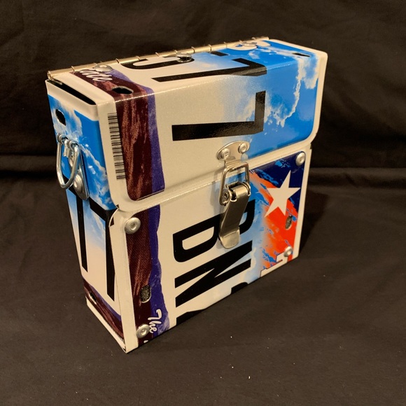 Handmade License Plate Crossbody Bag - Picture 4 of 7